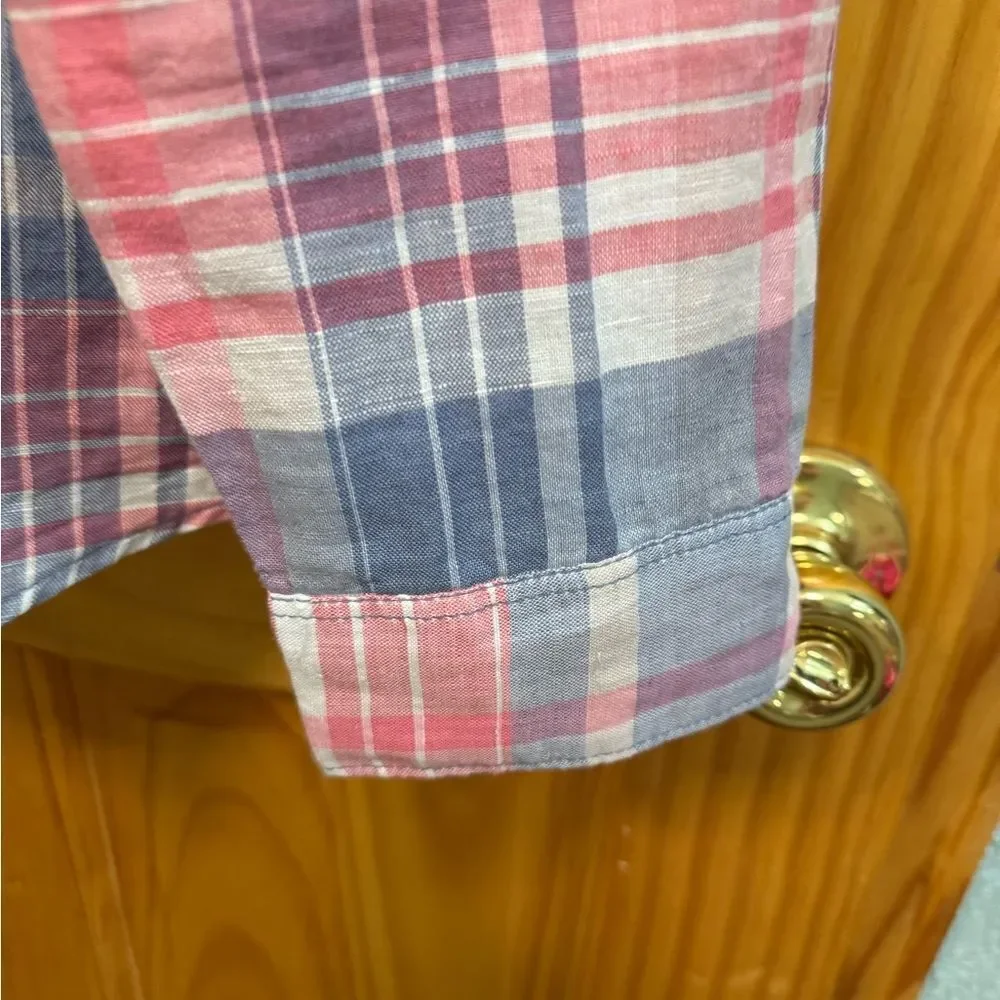 Guess size L slim fit Plaid Button-Up Shirt in Pink and Blue